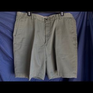 Brooks Brothers 346 Men’s Flat Front Shorts